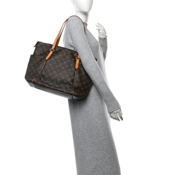 LOUIS VUITTON Monogram Totally MM