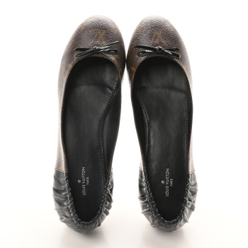LOUIS VUITTON Monogram Lambskin Patent Joy Ballerina Flats 39 Black