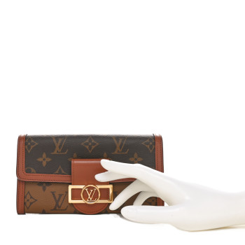 LOUIS VUITTON Reverse Monogram Dauphine Sarah Wallet