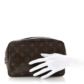 LOUIS VUITTON Monogram Trousse Toilette 23