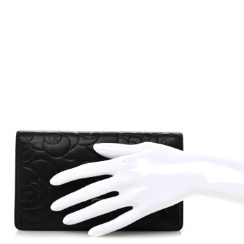 CHANEL Lambskin Camellia Embossed Yen Wallet Black