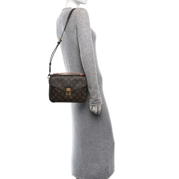 LOUIS VUITTON Monogram Pochette Metis LOUIS VUITTON Monogram Pochette Metis