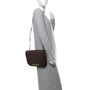 LOUIS VUITTON Damier Ebene Hoxton GM LOUIS VUITTON Damier Ebene Hoxton GM