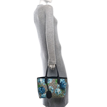 GUCCI GG Supreme Monogram Blooms Small Reversible Tote Beige Blue Navy