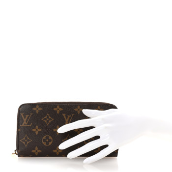 LOUIS VUITTON Monogram Zippy Wallet