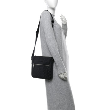 GUCCI Guccissima Signature Small Flat Messenger Bag Black