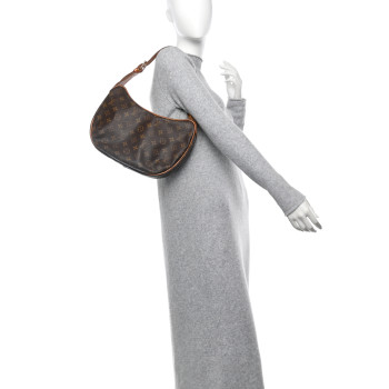 LOUIS VUITTON Monogram Croissant MM