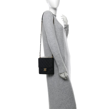 CHANEL Lambskin Quilted Chic Pearls Flap Black