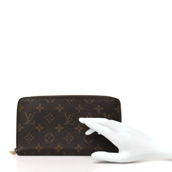 LOUIS VUITTON Monogram Zippy Organizer Wallet