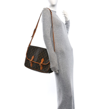 LOUIS VUITTON Monogram Sac Gibeciere GM