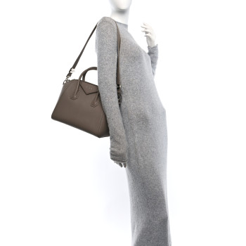 GIVENCHY Sugar Goatskin Small Antigona Sand