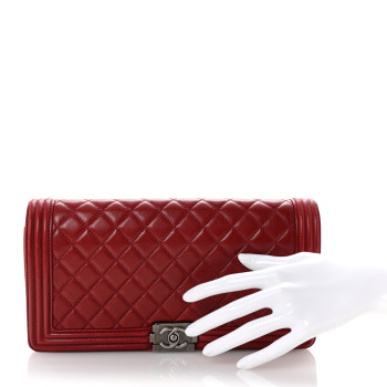 CHANEL Lambskin Quilted Boy Flap Clutch Red