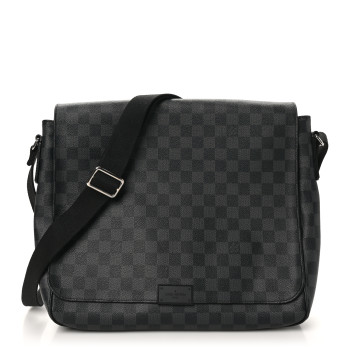 LOUIS VUITTON Damier Graphite District MM
