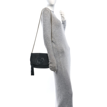 GUCCI Pebbled Calfskin Medium Soho Flap Crossbody Black