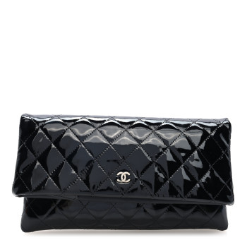 CHANEL Patent Calfskin Quilted Beauty CC Clutch Black