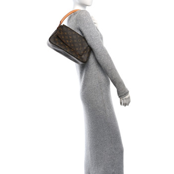 LOUIS VUITTON Monogram Mini Looping