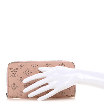 LOUIS VUITTON Mahina Zippy Wallet Magnolia
