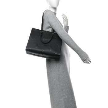LOUIS VUITTON Empreinte Monogram Giant Onthego MM Black