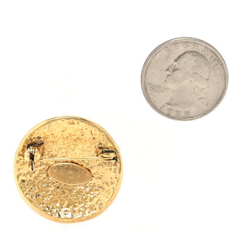 CHANEL CC Round Brooch Gold