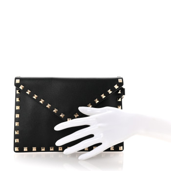 VALENTINO GARAVANI Vitello Medium Rockstud Envelope Flat Wristlet Pouch Black