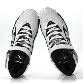 LOUIS VUITTON Calfskin Mens LV Trainer 2 Sneaker 10 White