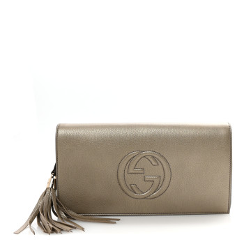 GUCCI Metallic Pebbled Calfskin Medium Soho Clutch Golden Beige