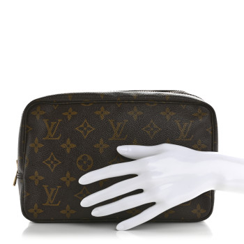 LOUIS VUITTON Monogram Trousse Toilette 23
