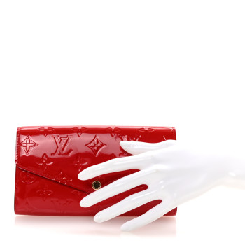 LOUIS VUITTON Vernis Sarah Wallet NM Cherry