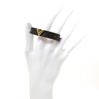 LOUIS VUITTON Monogram Essential V Bracelet 17