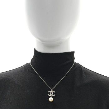 CHANEL Crystal Pearl Twisted CC Pendant Necklace Gold