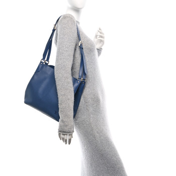 LOUIS VUITTON Epi Mandara MM Myrtille