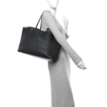 VALENTINO GARAVANI Grained Calfskin Rockstud Shoulder Tote Black