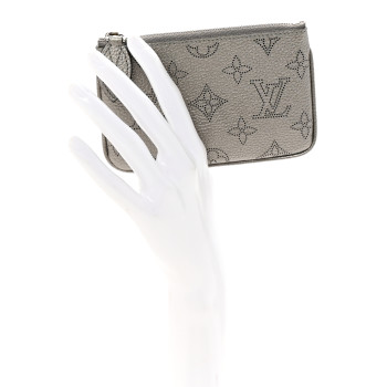 LOUIS VUITTON Mahina Zipped Card Holder Metallic Grey