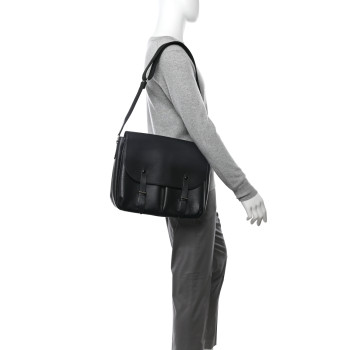 LOUIS VUITTON Epi Christopher Messenger Black