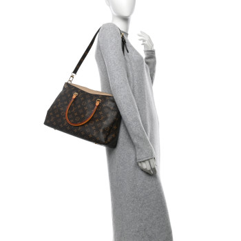 LOUIS VUITTON Monogram Pallas Dune