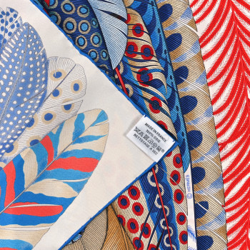 HERMES シルクスカーフ PLUMES HERMES Silk Plumes En Fete Scarf 90 1512143 | FASHIONPHILE