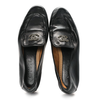 CHANEL Shiny Calfskin CC Mocassin Loafers 38 Black