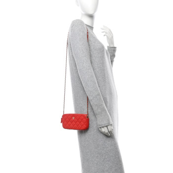 CHANEL Caviar Quilted Small Clutch With Chain Red