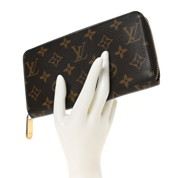 LOUIS VUITTON Monogram Zippy Wallet