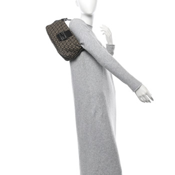 FENDI Zucchino Vitello Baguette Mogano Panna Bruciato