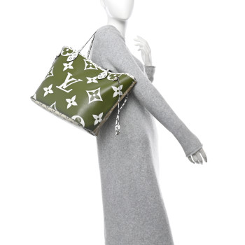 LOUIS VUITTON Monogram Giant Neverfull MM Kaki
