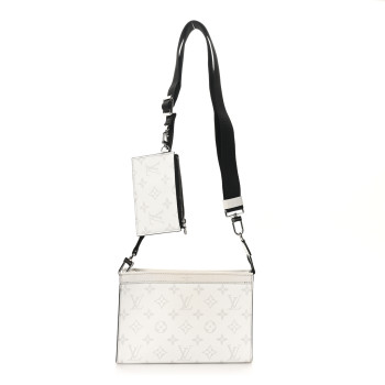 LOUIS VUITTON Taiga Monogram Gaston Wearable Wallet Optic White