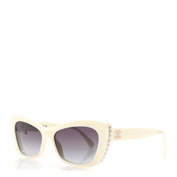 CHANEL Acetate Pearl Cat Eye CC Sunglasses 5481-H White