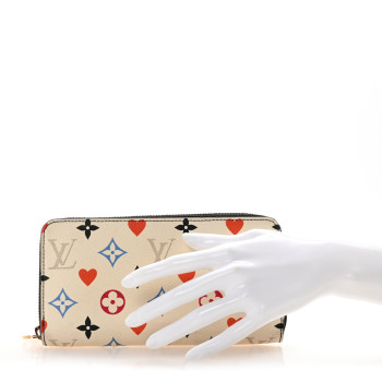 LOUIS VUITTON Game On Zippy Wallet White