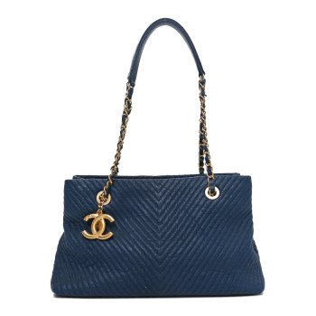 CHANEL Wrinkled Lambskin Chevron Quilted Surpique Tote Navy Blue