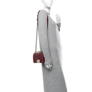 CHANEL Crumpled Calfskin Chevron Small Chain Boy Flap Burgundy