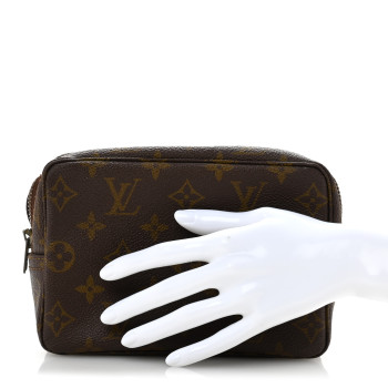LOUIS VUITTON Monogram Trousse Toilette 19