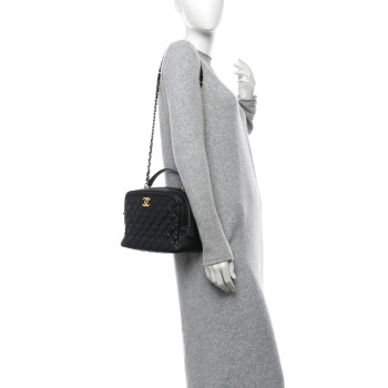 CHANEL Calfskin Quilted CC Medium Vanity Case Black