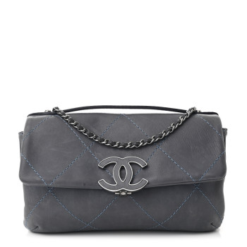 CHANEL Washed Calfskin Diamond Stitch Hamptons Clutch With Chain Blue