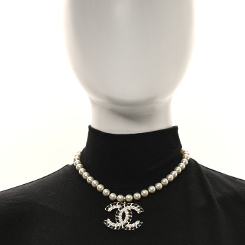 CHANEL Lambskin Pearl Crystal Vintage Allure CC Short Necklace Gold